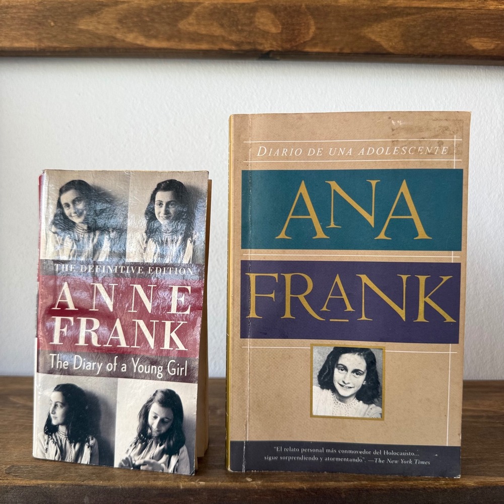 2pc Anne Frank The Diary of a Young Girl Book Set English & Spanish Editions